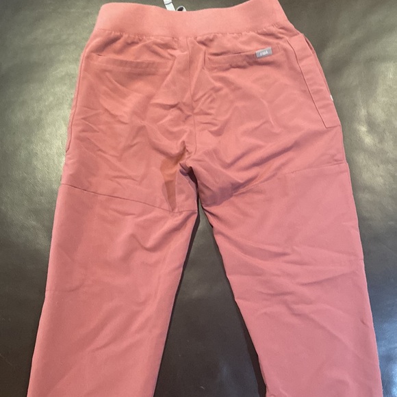 Figs XS Tall Joggers in Mauve - Picture 4 of 4